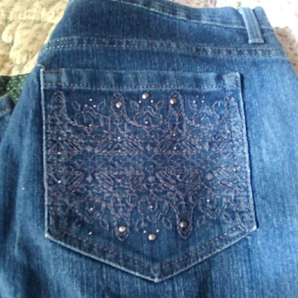 Gently used Gloria Vanderbilt Jeans - Picture 2 of 4